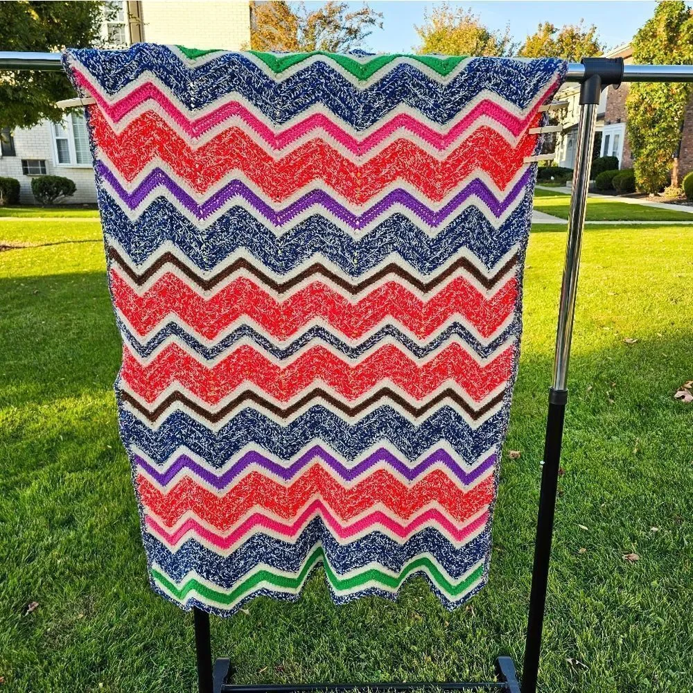 VTG Zig Zag Chevron Handmade Multicolored Wool Afghan Sofa Throw.